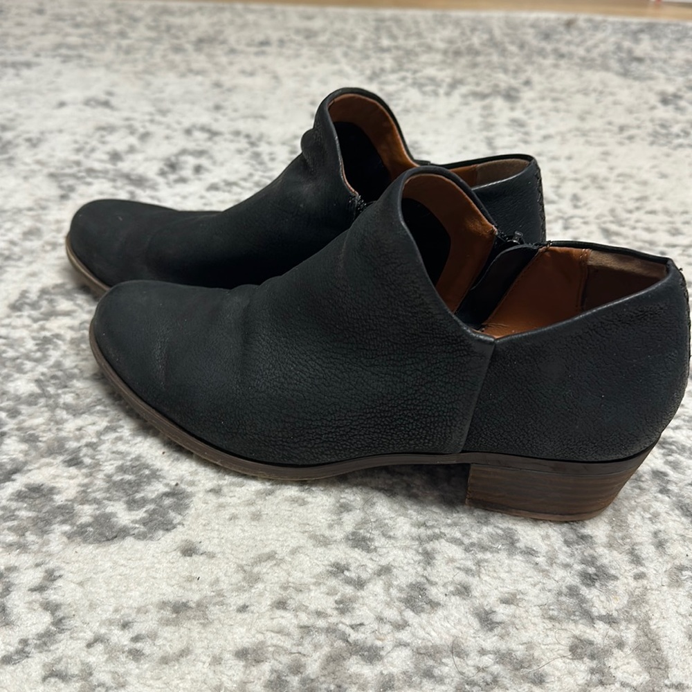 Lucky booties brinxlee Size 7 1/2 leather